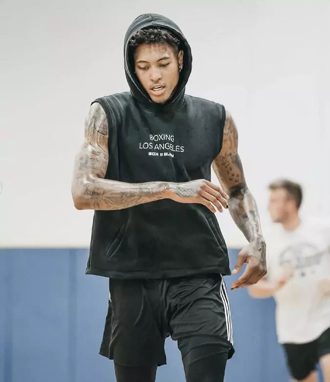 一人牵制对 一人牵制对